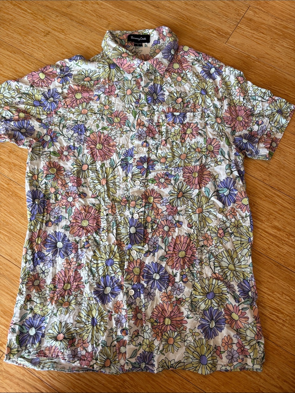 Barney Cools Retro Pastel Daisy Floral Short Sleeve Button Down Shirt size small